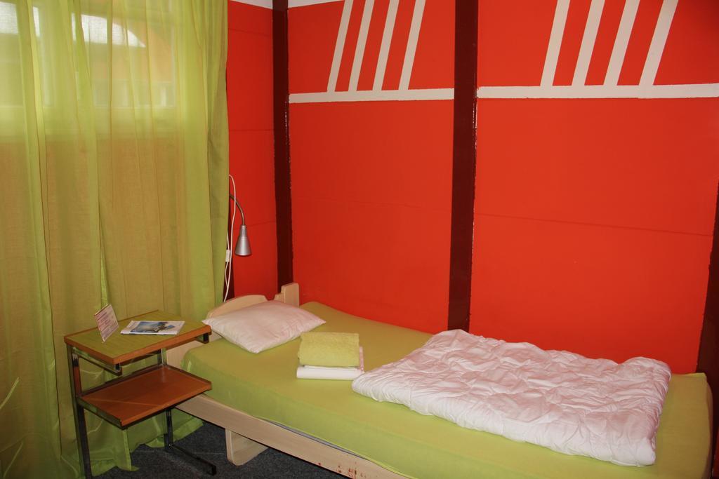 Downtown Lodge Hostel - Unique Simple Central Гринделвалд Екстериор снимка