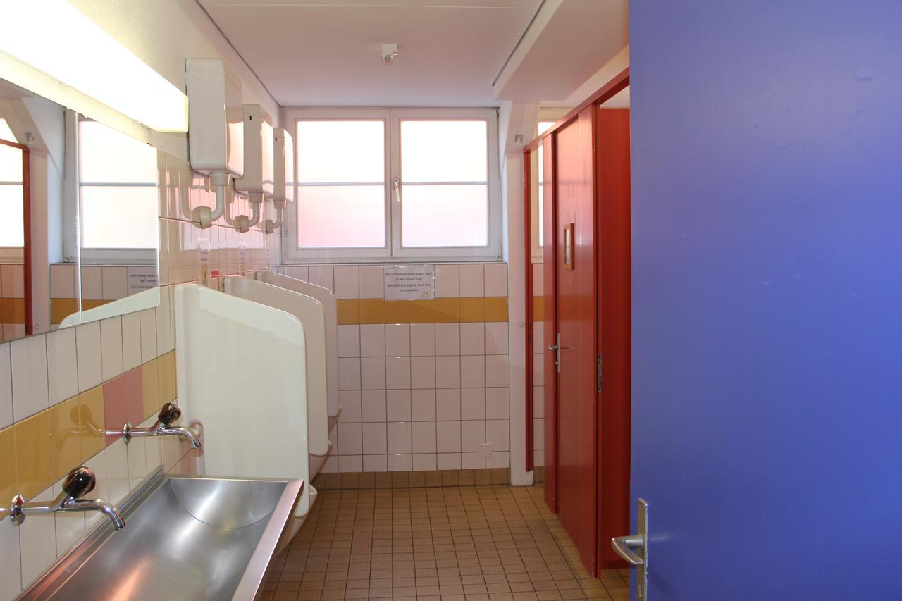 Downtown Lodge Hostel - Unique Simple Central Гринделвалд Екстериор снимка
