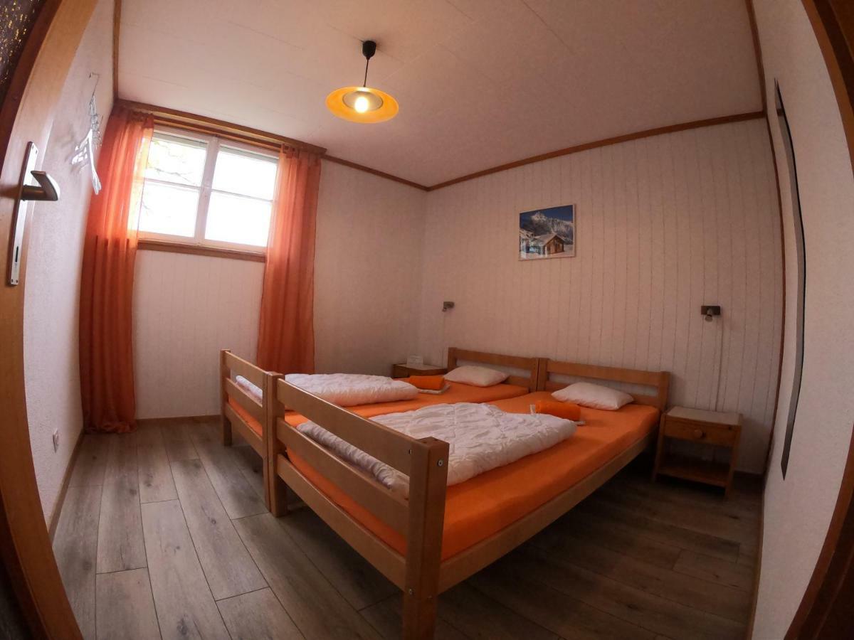 Downtown Lodge Hostel - Unique Simple Central Гринделвалд Екстериор снимка